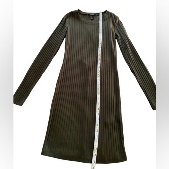 Forever 21 olive Ribbed Knit midi dress with small opening in the back size M. - Picture 6 of 6